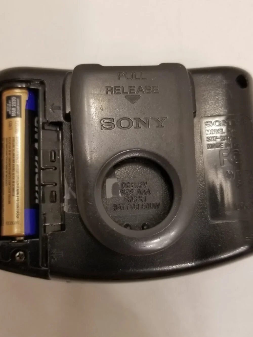 Sony SRF-39 Walkman AM/FM Pocket Radio Belt Clip Vintage Tested Works Japan 1992